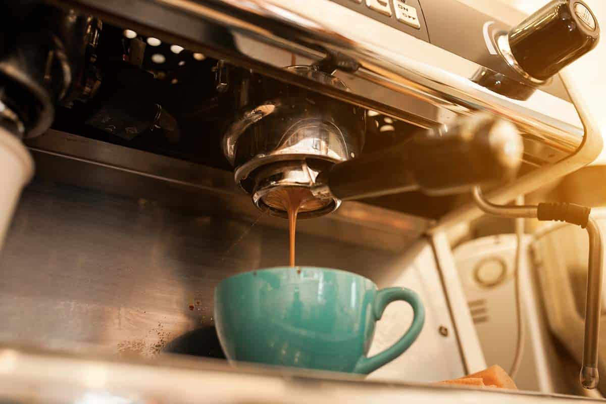 איך לבחור מכונת קפה למסעדה שתכין את הקפה המושלם